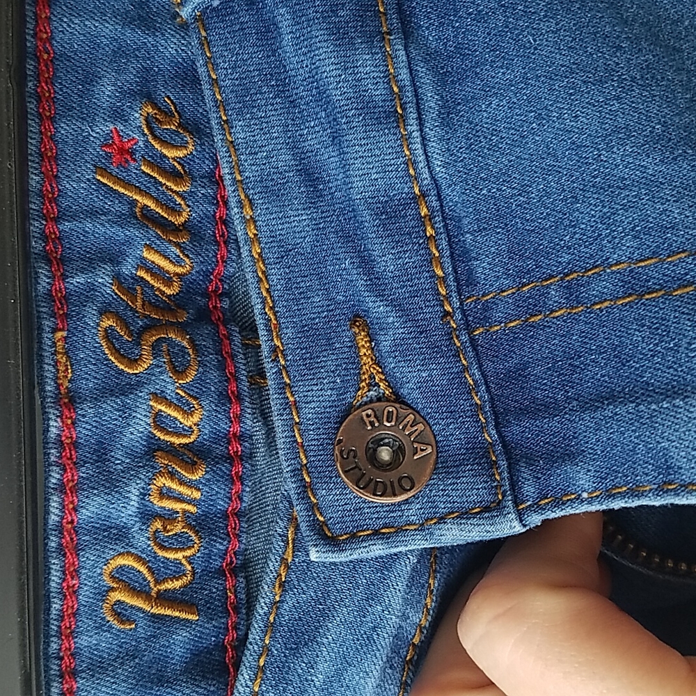 Jeans - Picture 3 of 9